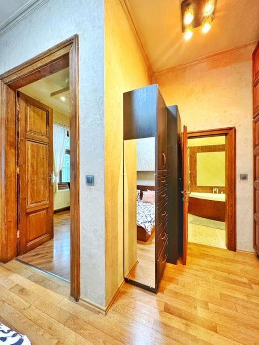 Ultra Central Apartment / 10 Ppl Budapest Exterior photo